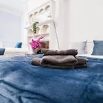 Recently Redecorated 4-Bedroom Home With Free Wifi