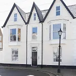 Open Mind Property - Cosy Apartment With 2 Beds