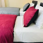 Private Room In A Well Appointed Centrally Located Apartment By The Sea