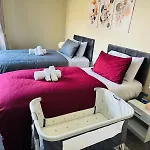 Private Room In A Well Appointed Centrally Located Apartment By The Sea
