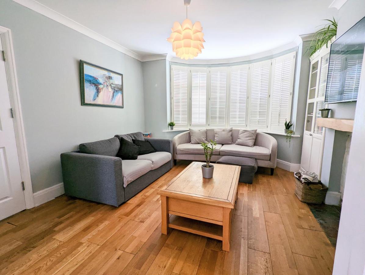 Holiday home Bright Haven: 4-bed With Garden, Spa & Parking Portsmouth