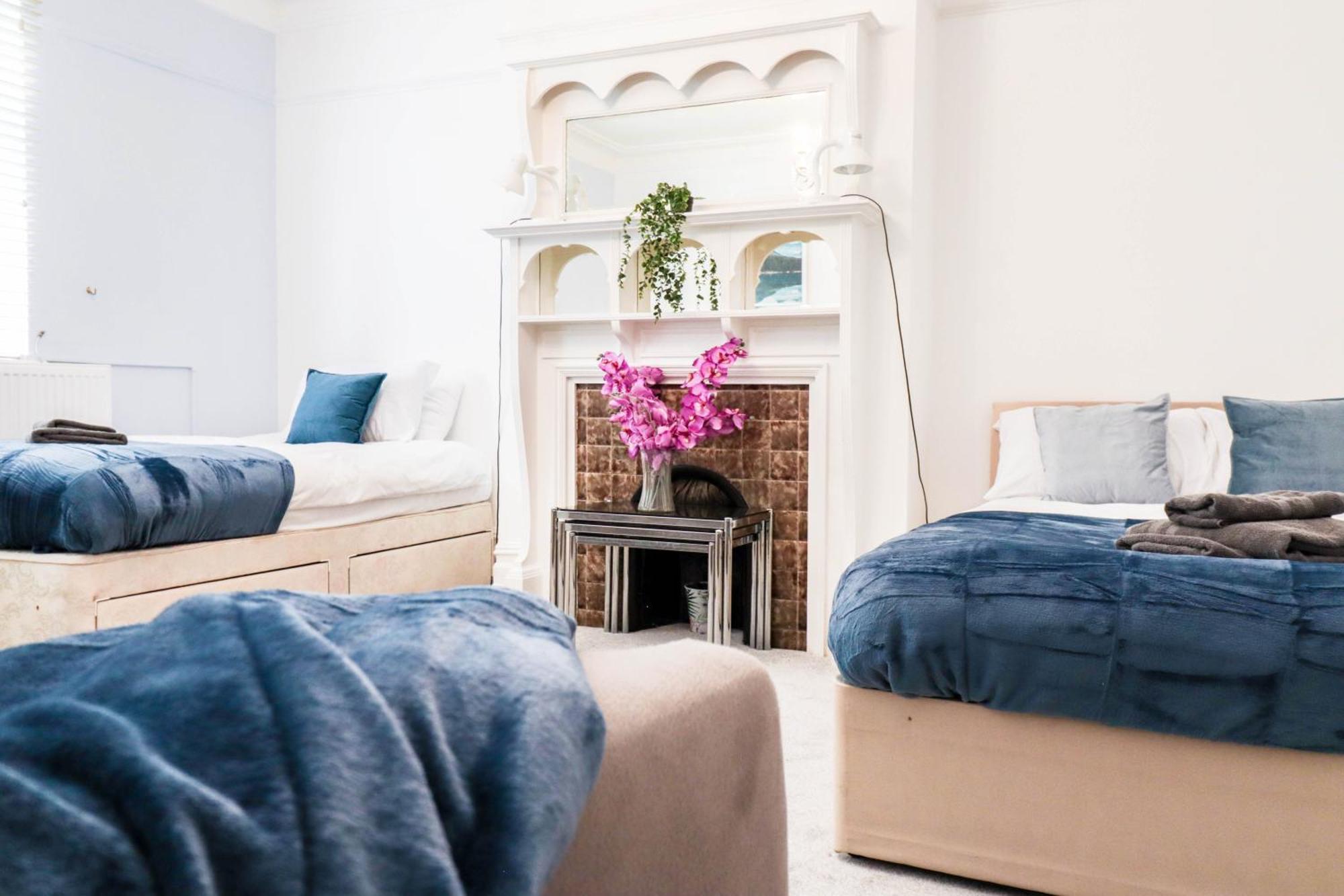 Recently Redecorated 4-bedroom With Free Wifi Apartment Portsmouth