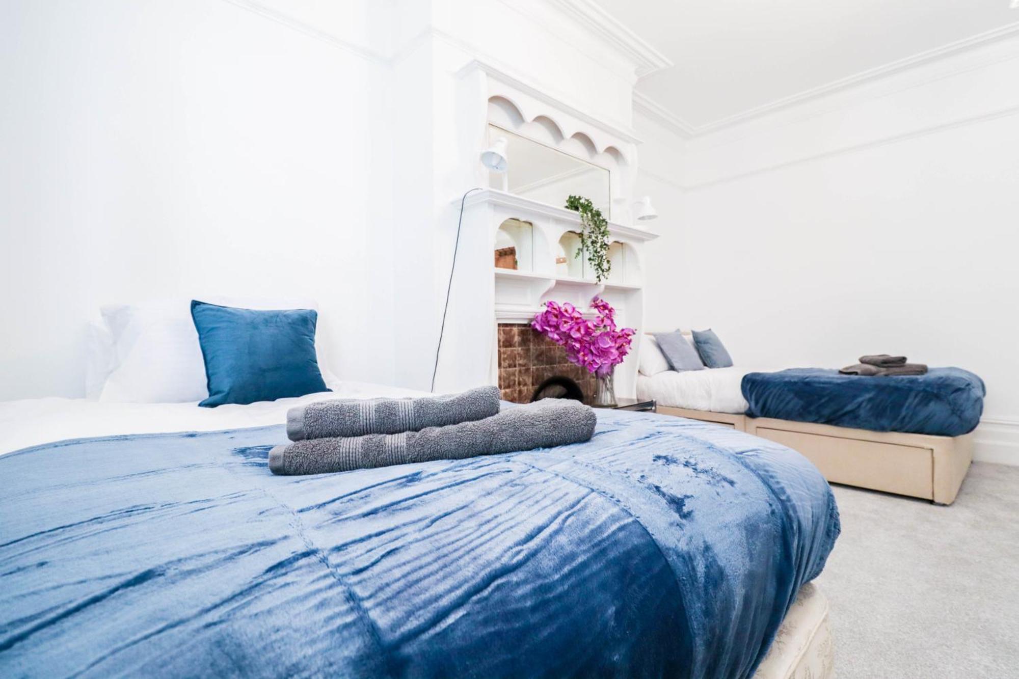 Recently Redecorated 4-bedroom With Free Wifi