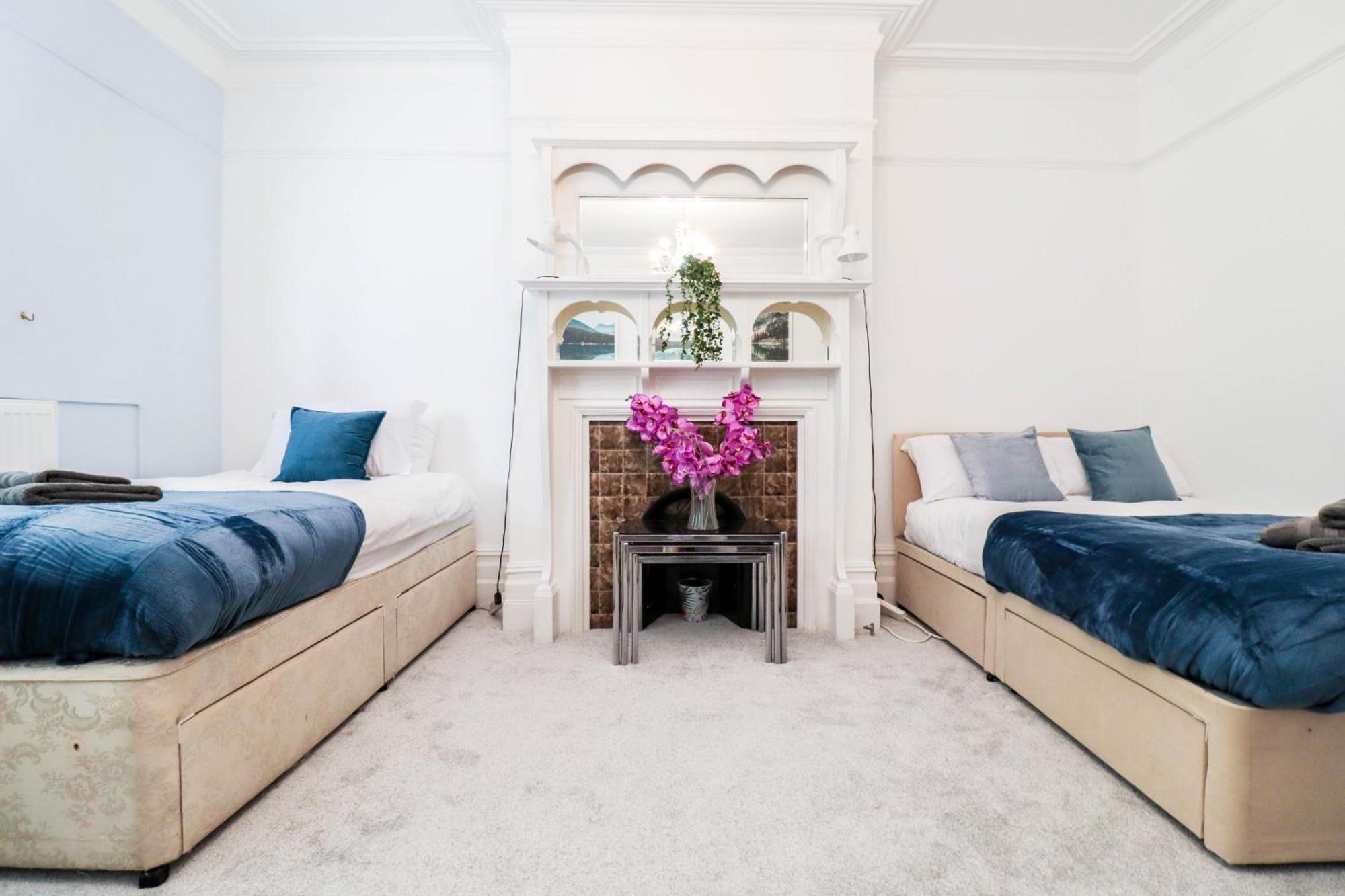 Recently Redecorated 4-bedroom With Free Wifi *