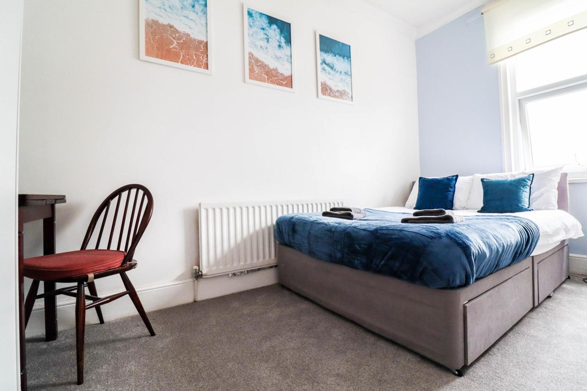 Recently Redecorated 4-bedroom With Free Wifi * Portsmouth