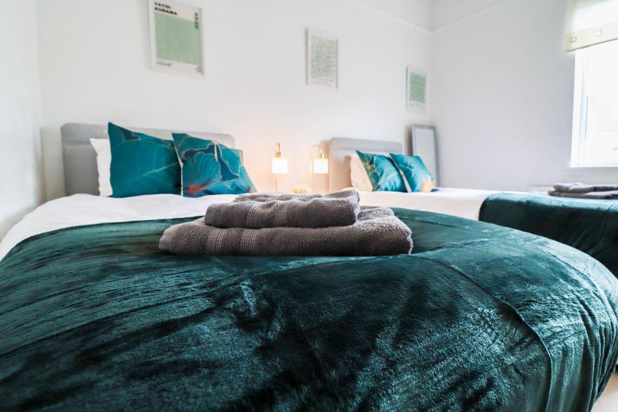 Recently Redecorated 4-bedroom With Free Wifi Apartment Portsmouth