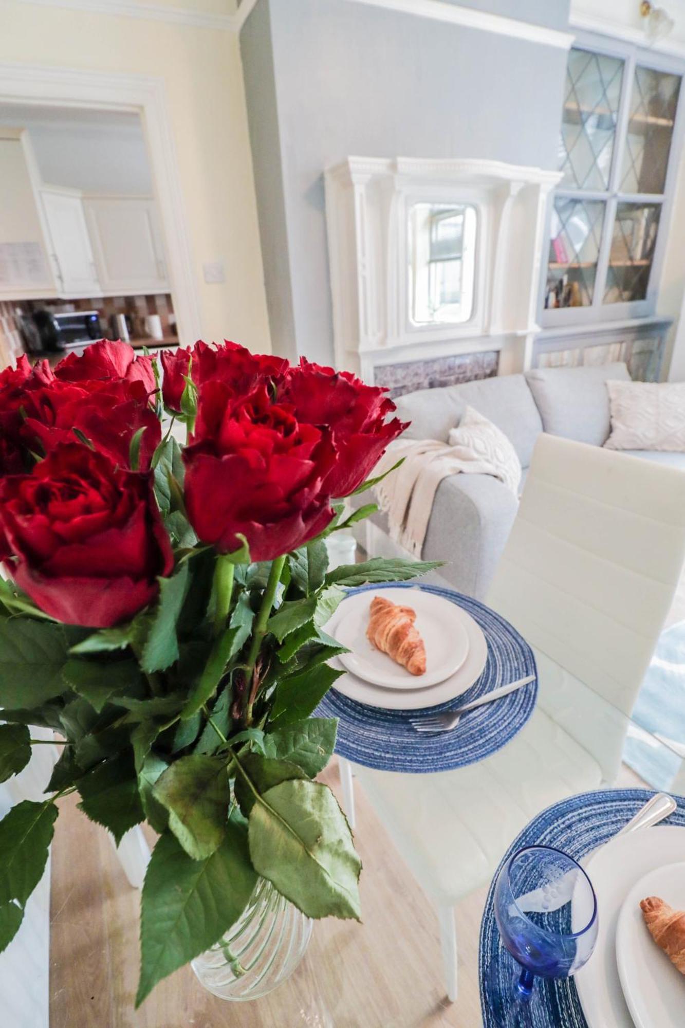 Recently Redecorated 4-bedroom With Free Wifi *