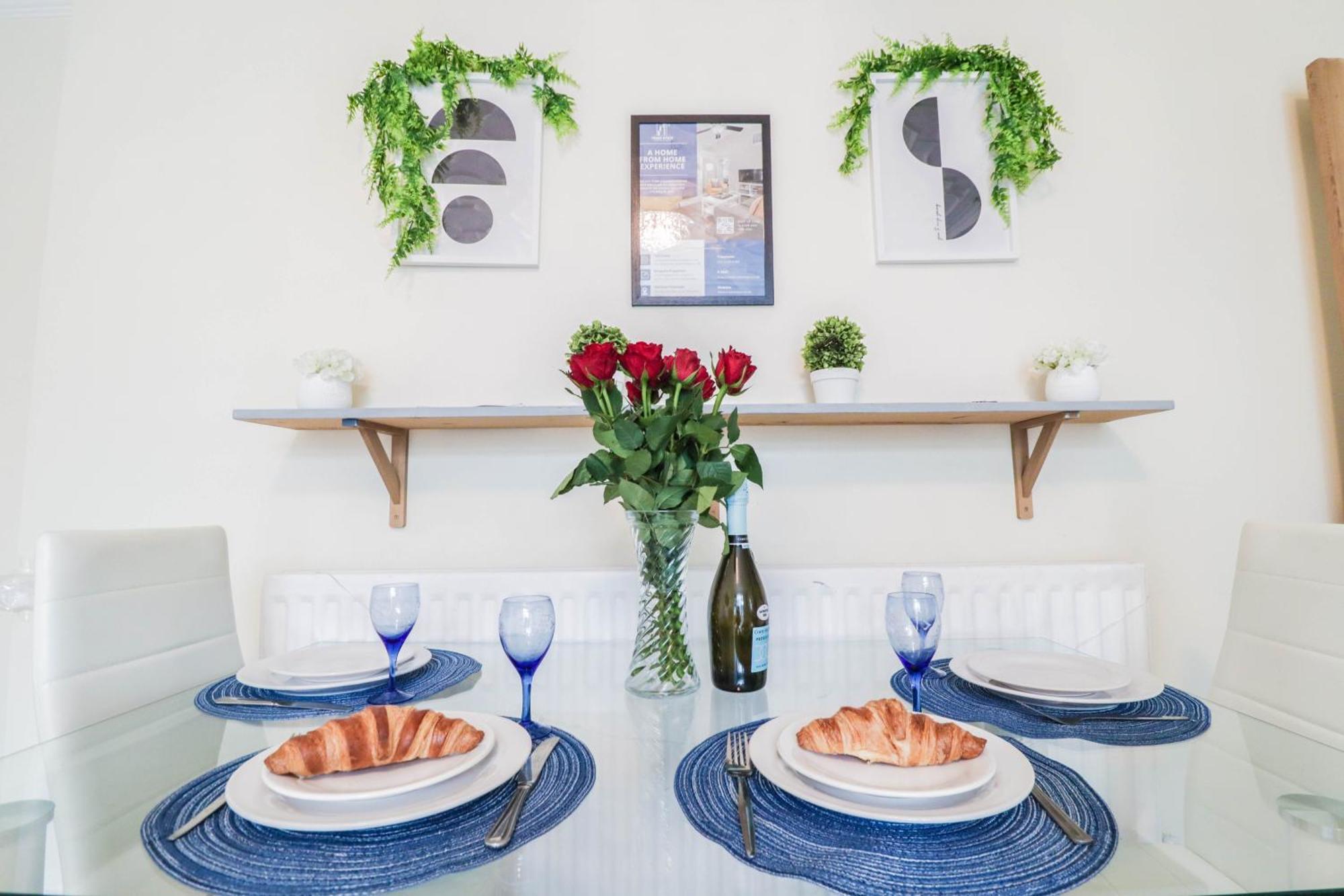 Recently Redecorated 4-bedroom With Free Wifi