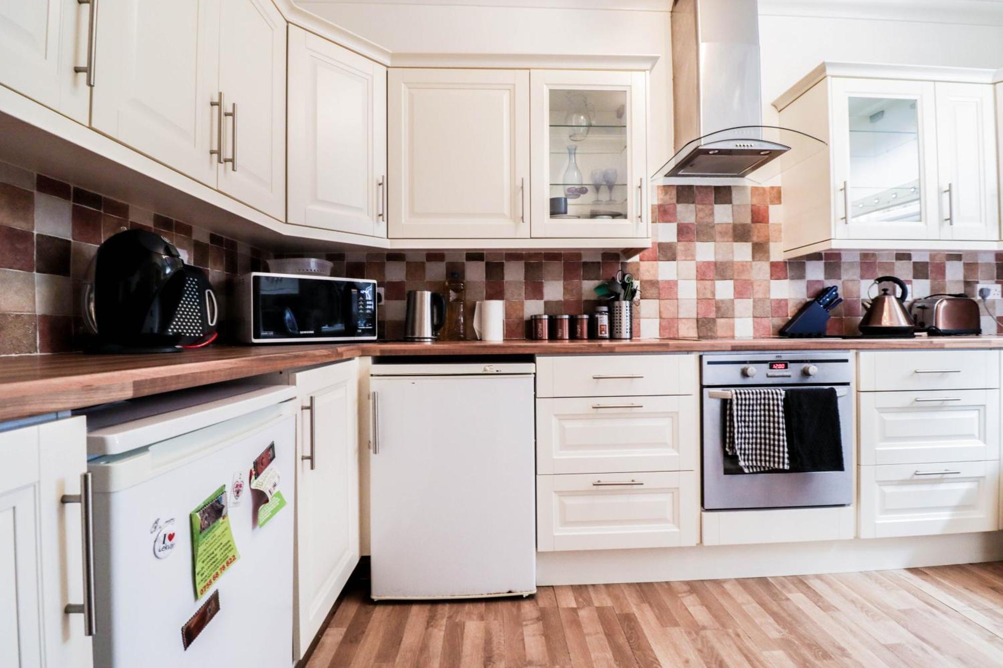 Recently Redecorated 4-bedroom With Free Wifi Portsmouth