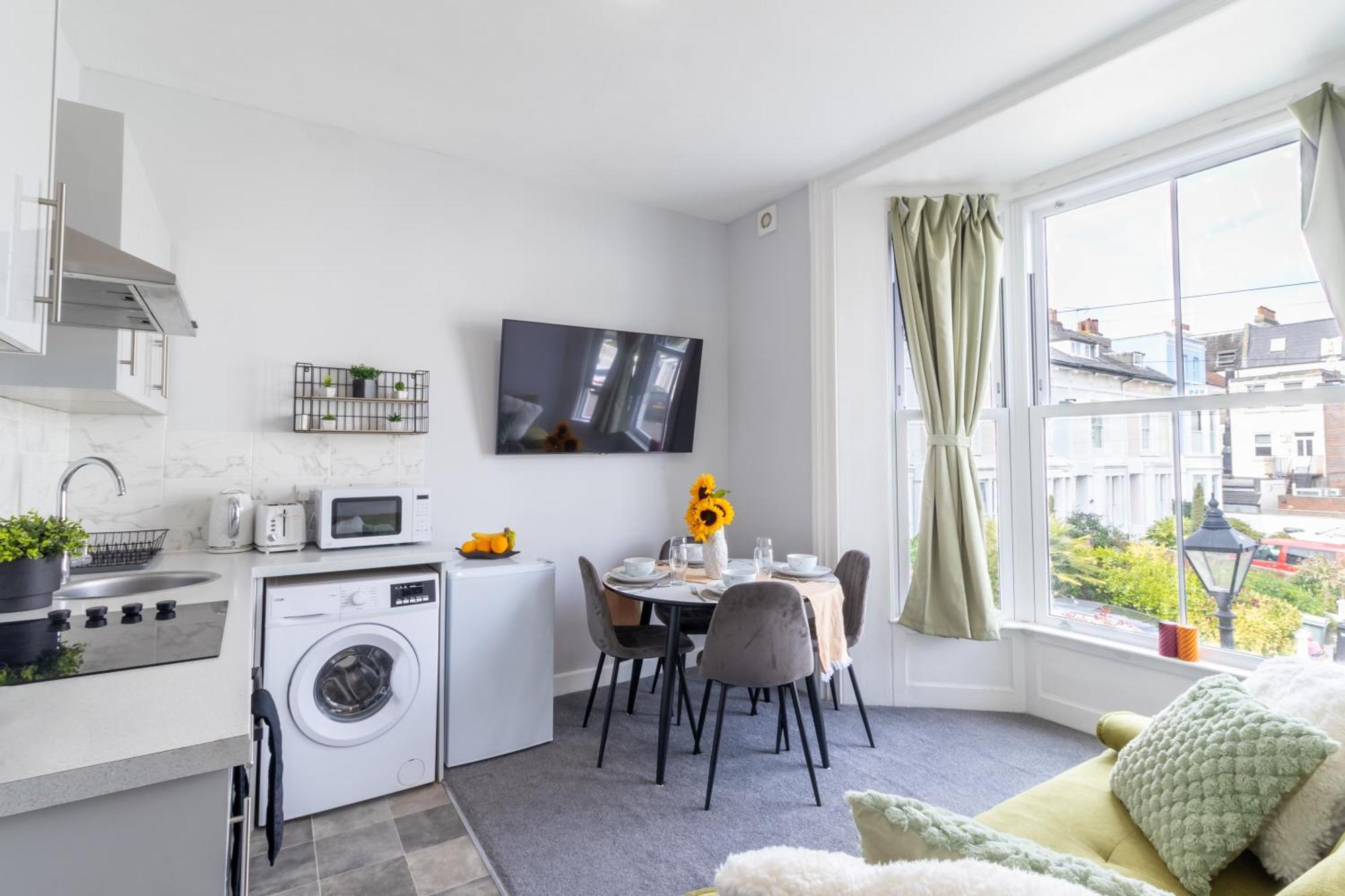 Open Mind - Cosy With 2 Beds * Portsmouth