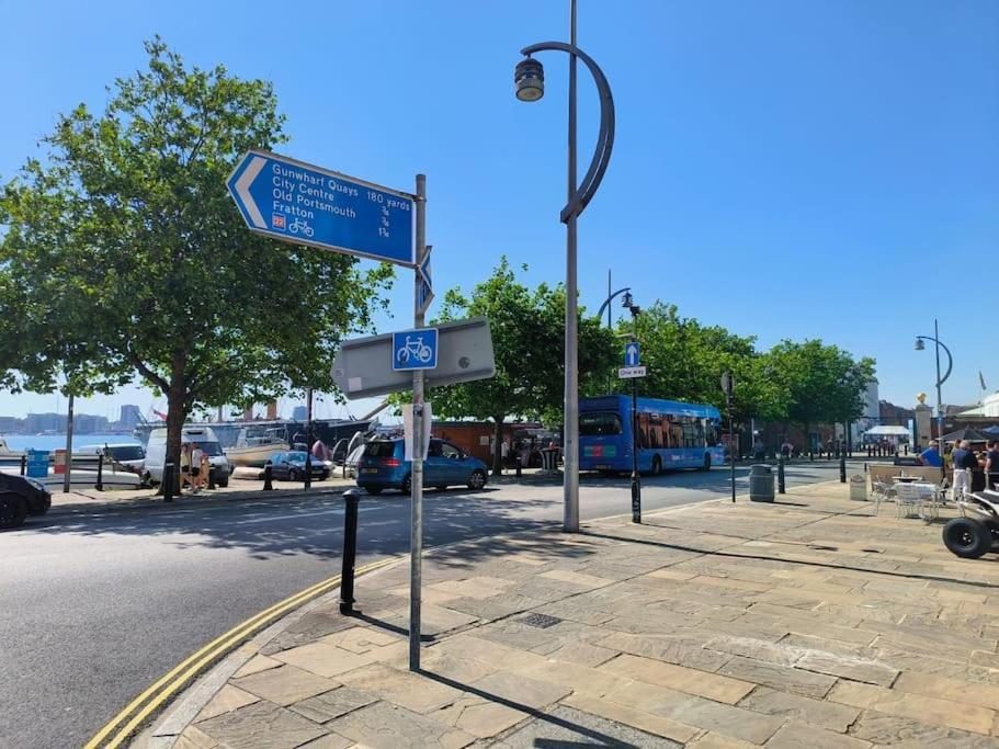 Apartamento Issara 49 - Great Location & Private Parking Portsmouth