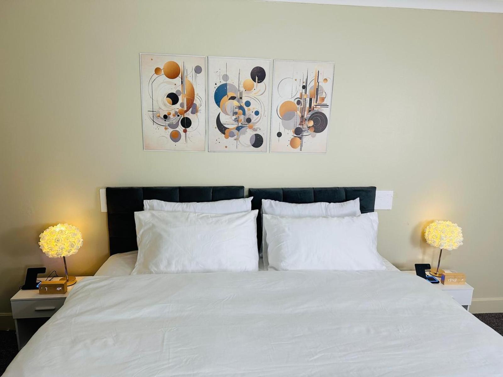 Private In A Well Appointed Centrally Located By The Sea
