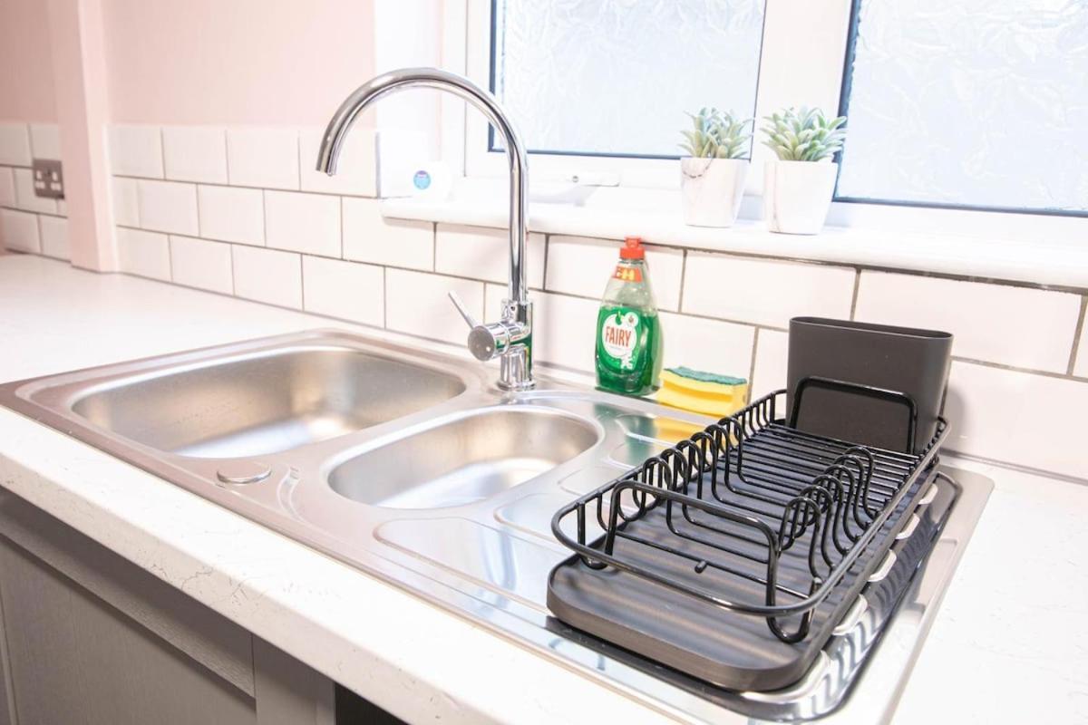 Holiday home 3 Bed Modern Home, Vibrant & Stylish, Sleep Upto 7 Portsmouth
