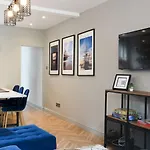 Pass The Keys Newly Refurbed 3Bed 2Bath House In Central Portsmouth