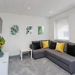 Sovereign Gate - 2 Double Bedroom Apartment In Portsmouth City Centre