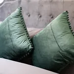 Open Mind Property - Cosy Apartment With 3 Beds