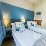 3 Bedrooms Stylish Spacious Townhouse, Perfect For Groups And Family, Sleeps 6 With Free On-Street Parking Permit, Southsea - Work Contractors And Summer Special Offer - By Blue Puffin Stays