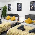 Open Mind Property - Cosy Flat With Free Parking