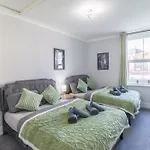 Open Mind Property - Apartment With 2 Double Beds