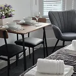 #4 Studio Portsmouth Apartment