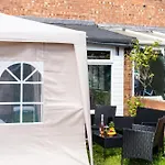 Open Mind Property - Hottub, 4 Beds & 2 Free Parking