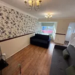 Southsea Stays Cozy Home With Hot Tub Free Parking