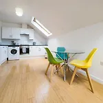 Central Portsmouth 1 Bedroom Apartment