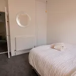 3 Bed Stylish & Spacious Home, Sleep Up To 7Ppl