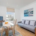 Luxury Granada Apartments - 1 & 2 Bed Flats W Free Parking Perfect For Contractors, Students Near The Beach