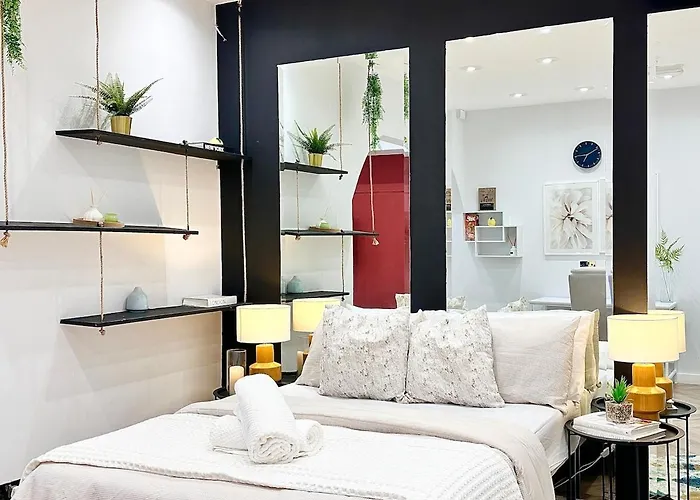 Colson - Best Find In Portsmouth, Sleeps 4, Centrally Located Near City Centre, Gunwharf And University