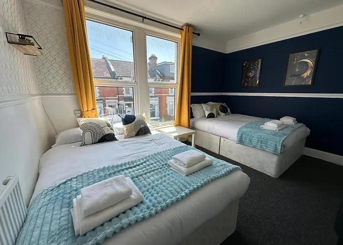 Open Mind Property - 9 Guests & Free Parking
