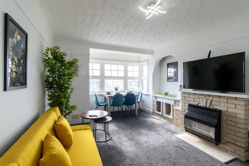 Apartment Open Mind Property - Southsea With Free Parking *
