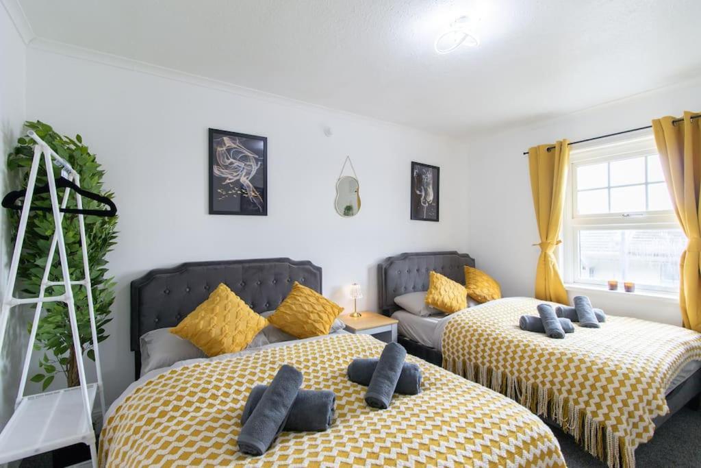 Open Mind Property - Southsea With Free Parking