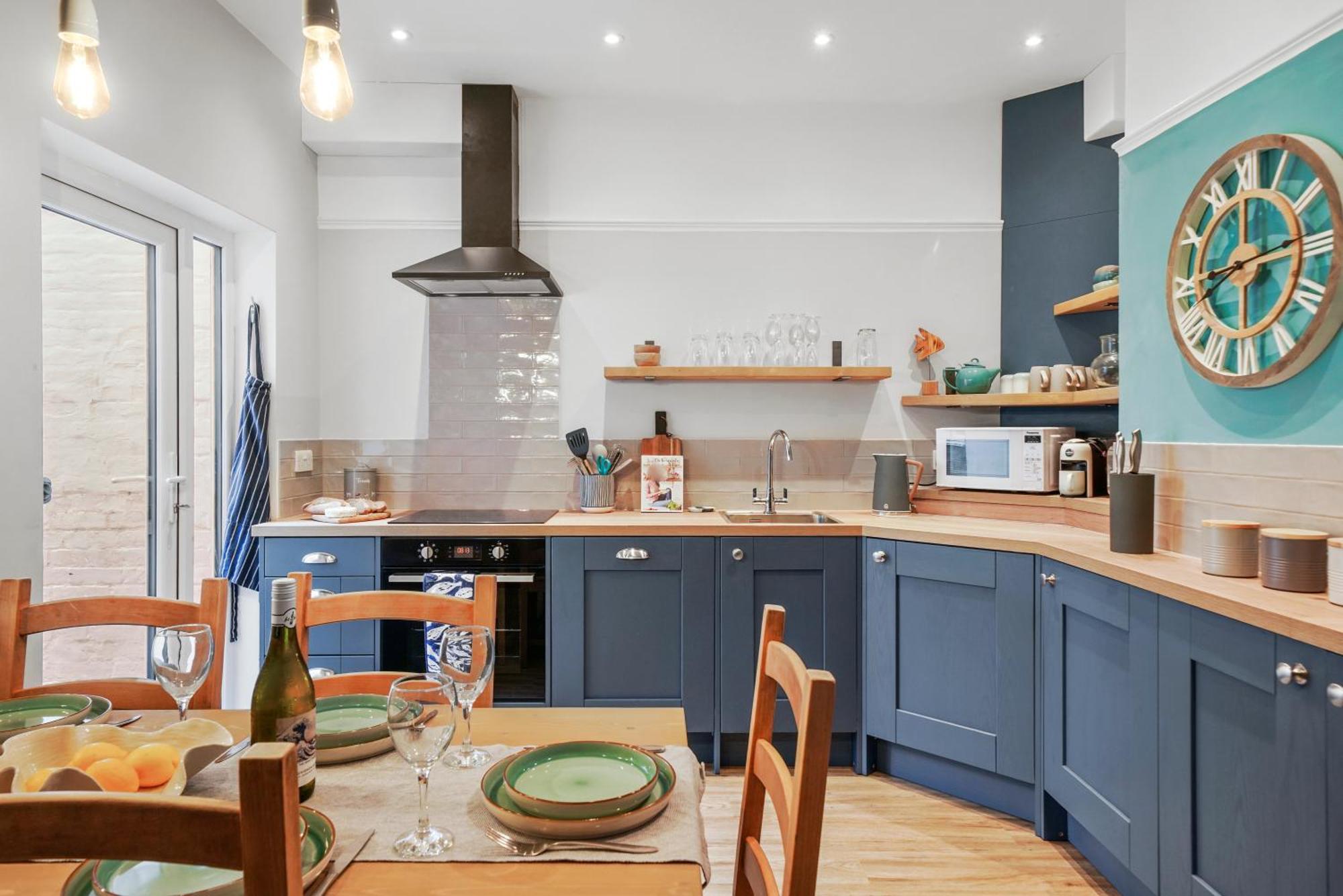 Casa de férias Blue Puffin Stays: Spacious 3-bed Townhouse With Free Parking *