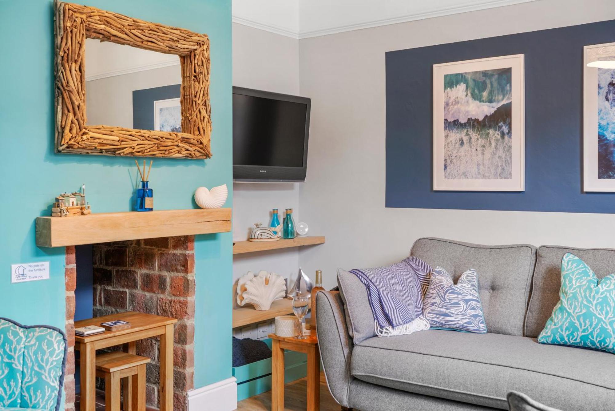 Casa de férias Blue Puffin Stays: Spacious 3-bed Townhouse With Free Parking