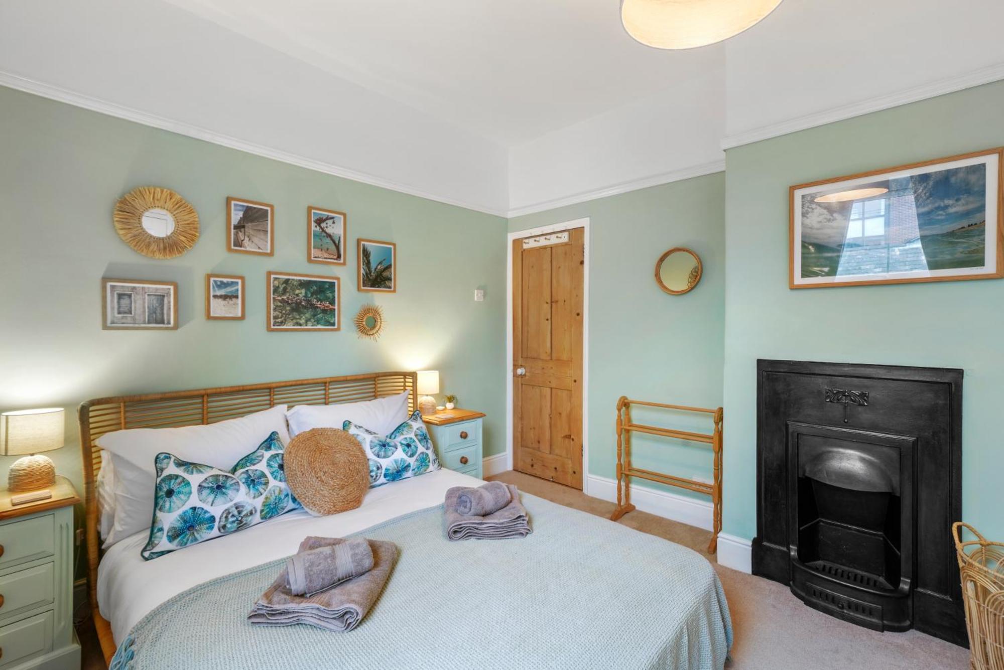 Casa de férias Blue Puffin Stays: Spacious 3-bed Townhouse With Free Parking *