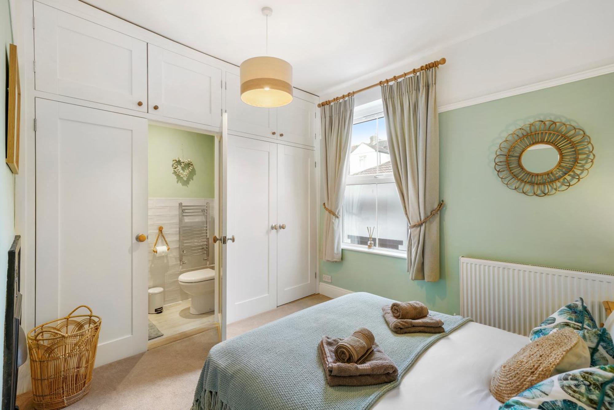 Casa de férias Blue Puffin Stays: Spacious 3-bed Townhouse With Free Parking *
