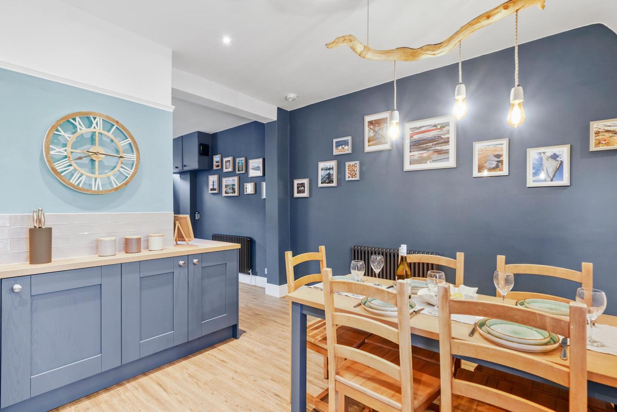 Casa de férias Blue Puffin Stays: Spacious 3-bed Townhouse With Free Parking *