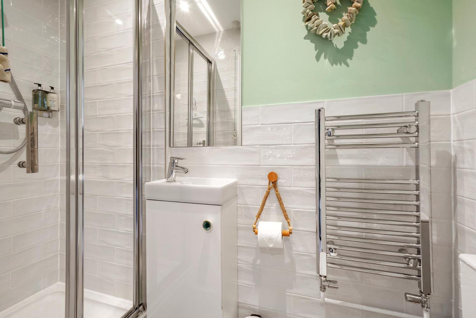 Blue Puffin Stays: Spacious 3-bed Townhouse With Free Parking Casa de férias