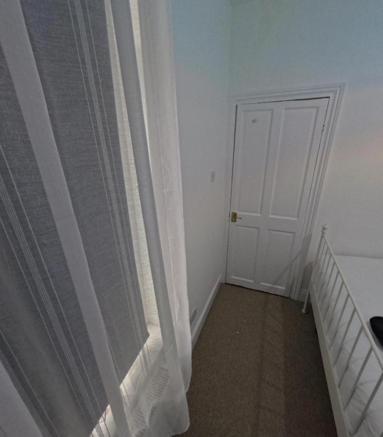 Double Bedroom *