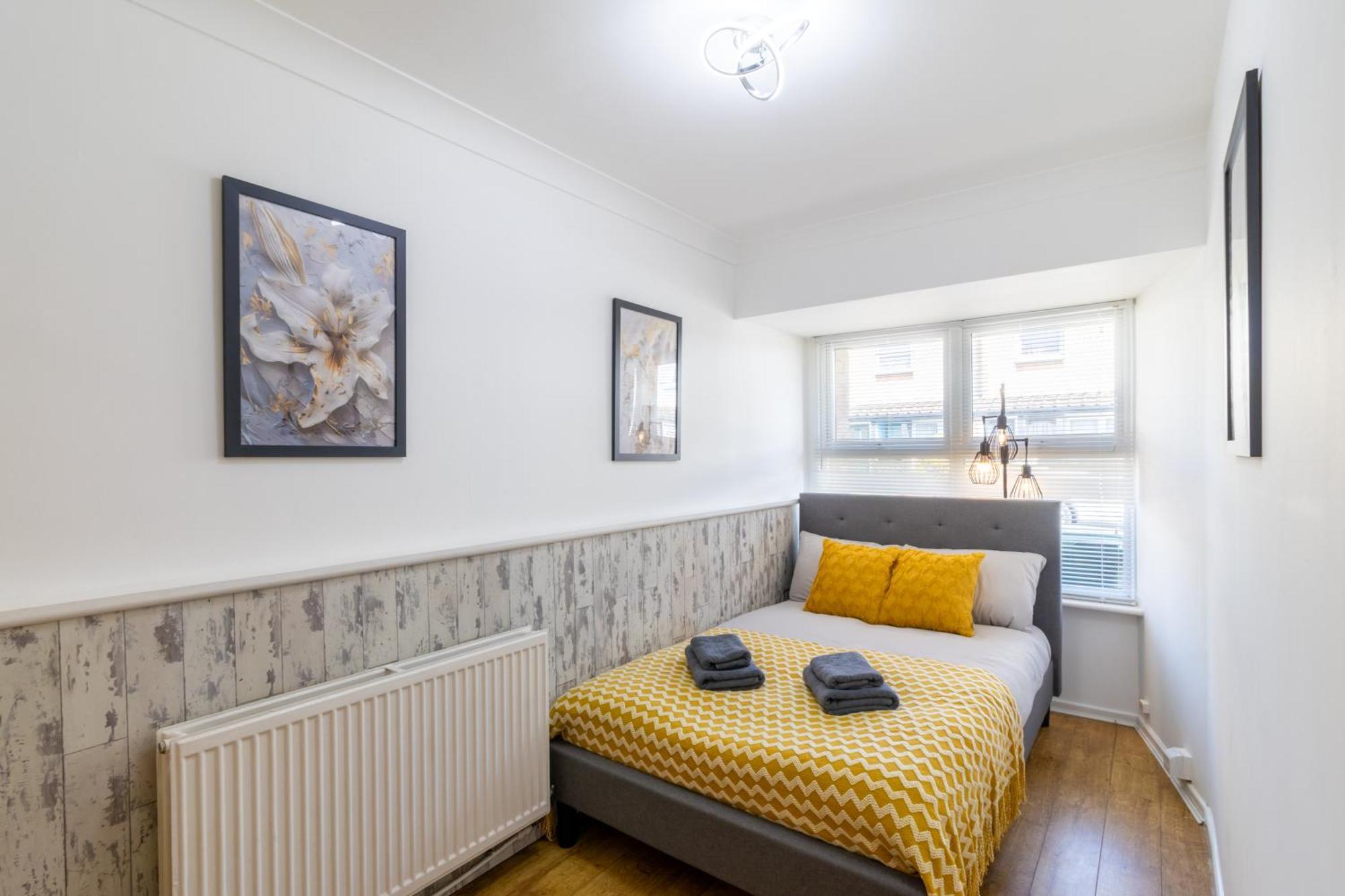 Open Mind - 4 Beds 2 Bathrooms & Parking Holiday home *