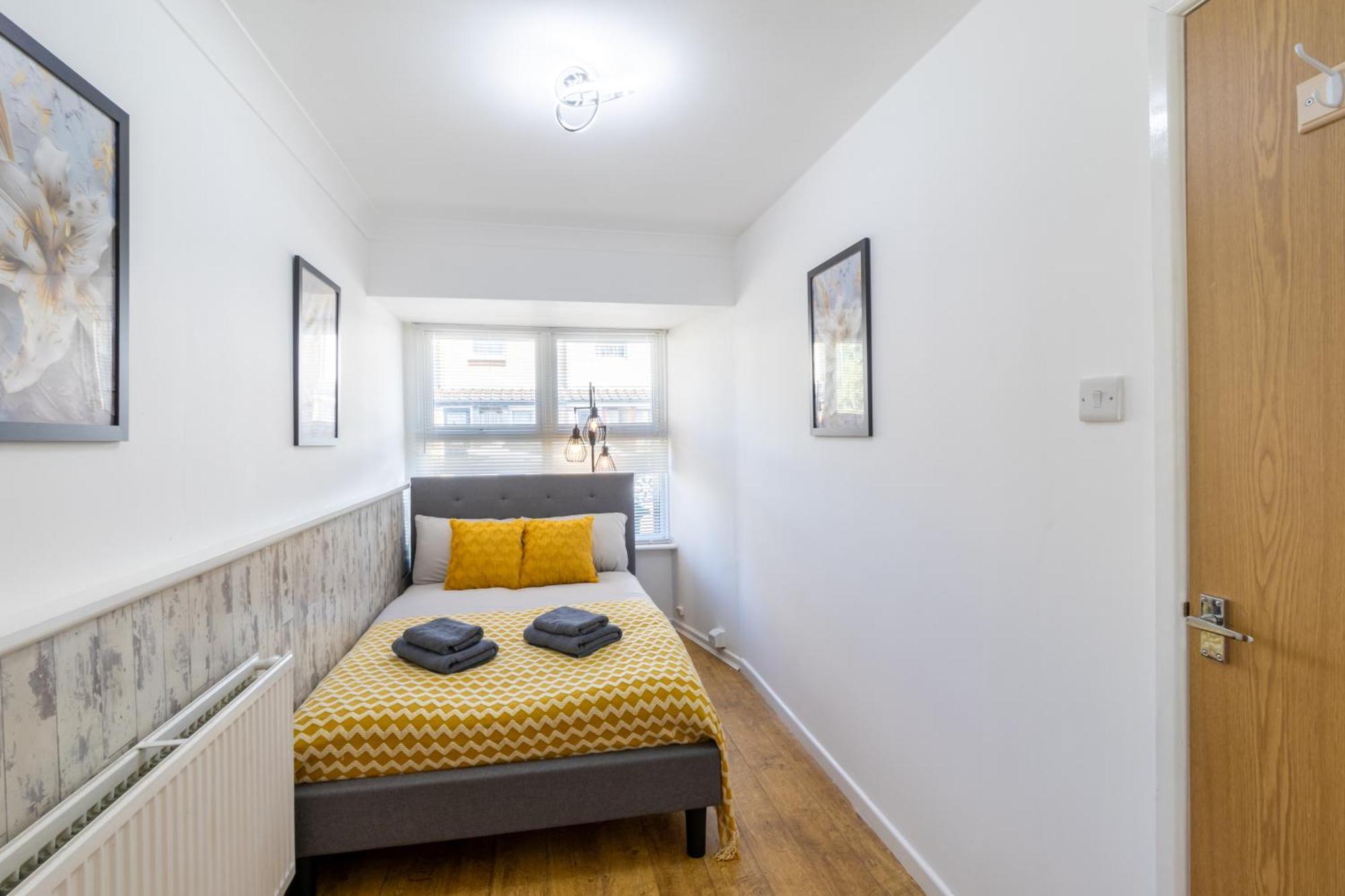 Open Mind - 4 Beds 2 Bathrooms & Parking *