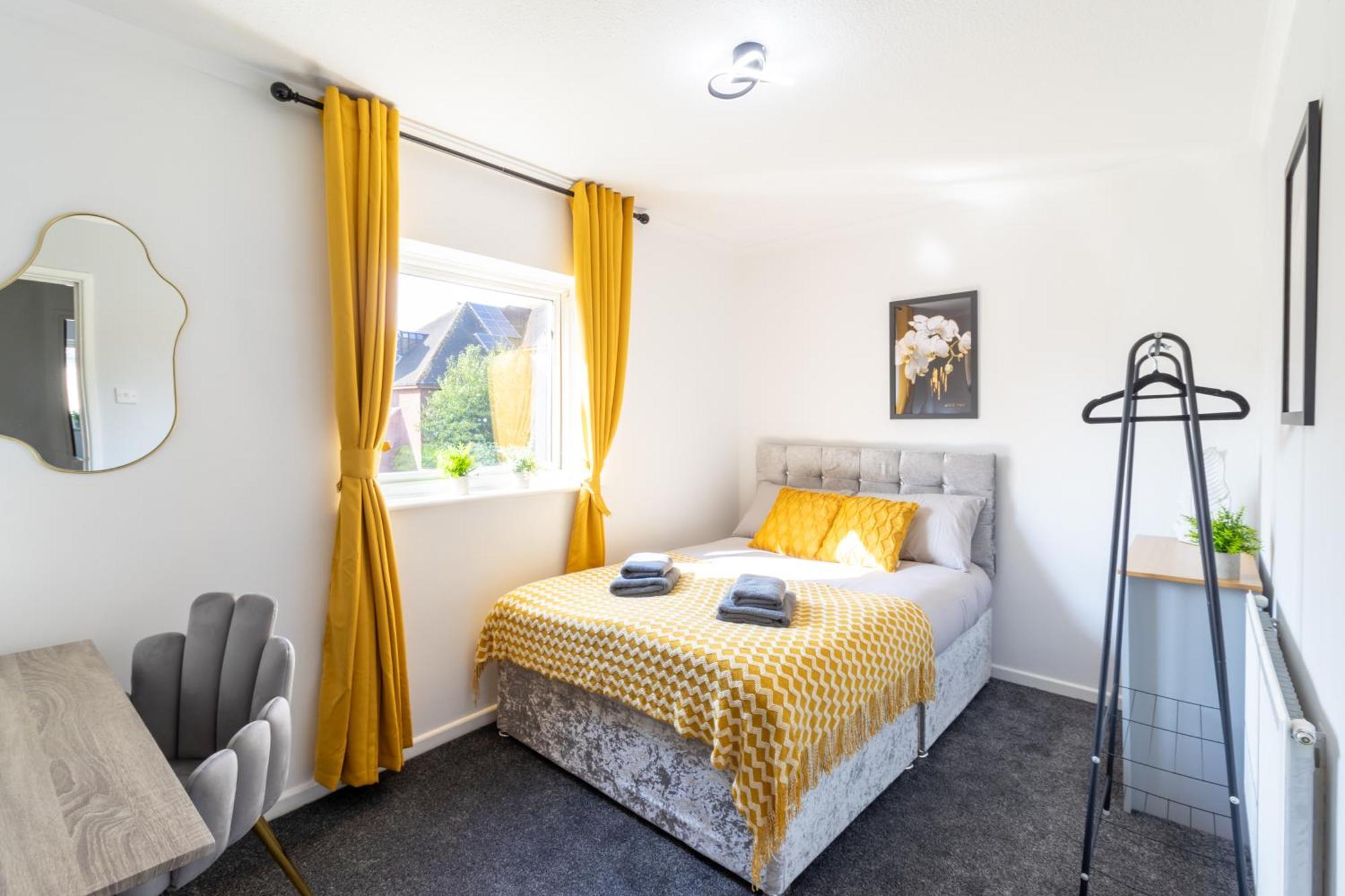 Open Mind - 4 Beds 2 Bathrooms & Parking *