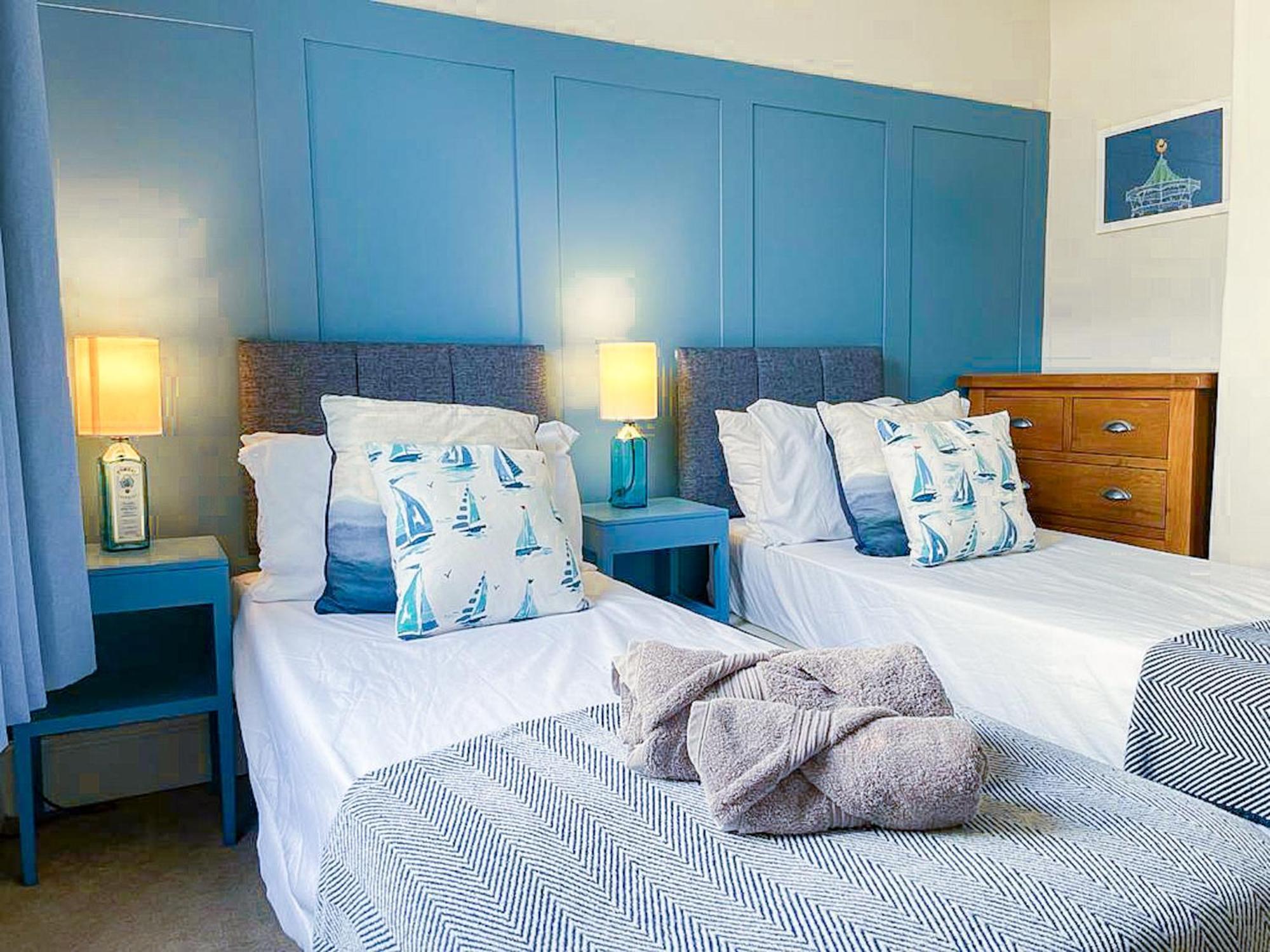 Blue Puffin Stays: Spacious 3-bed Townhouse With Free Parking Casa de férias