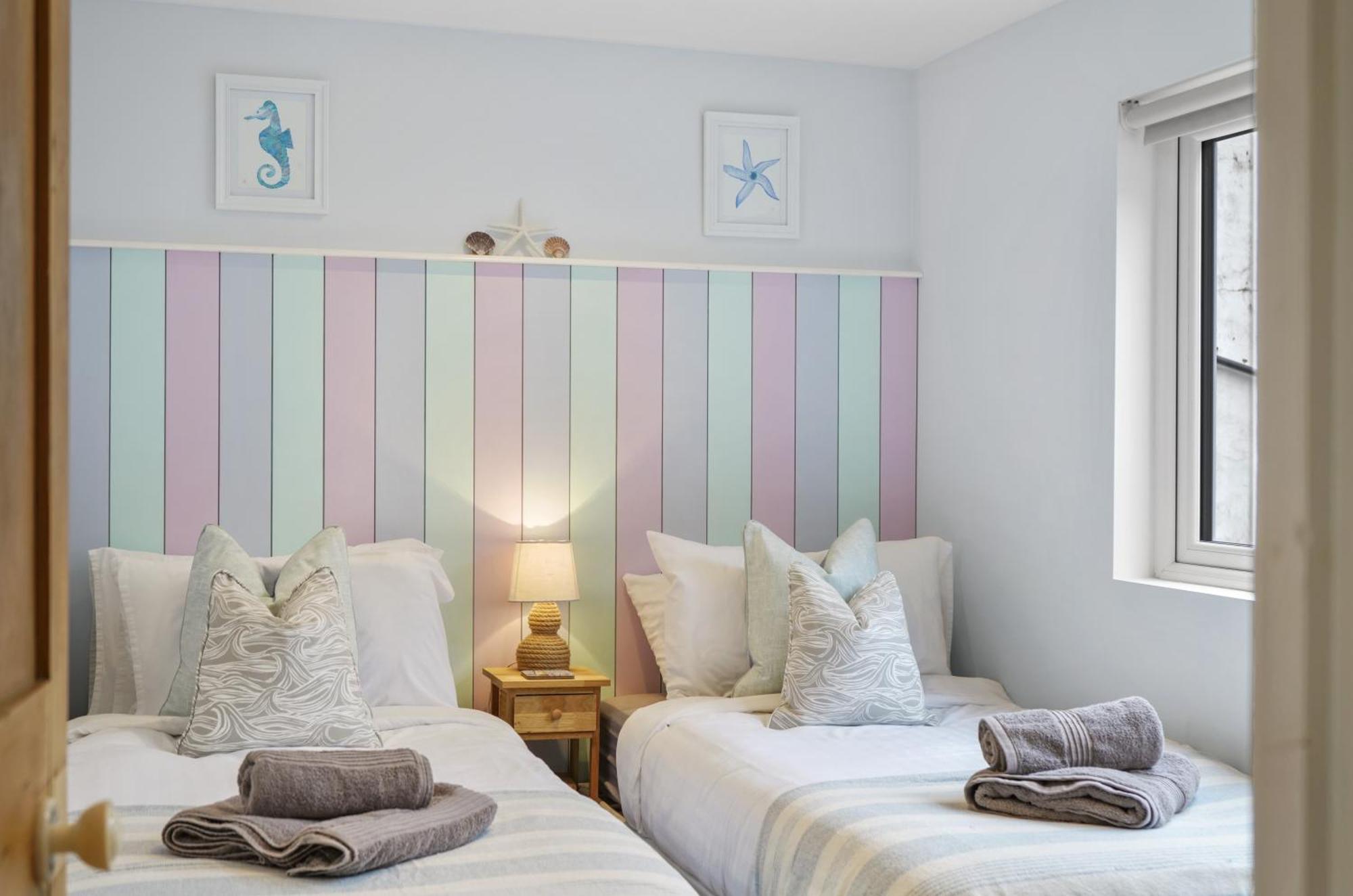 Casa de férias Blue Puffin Stays: Spacious 3-bed Townhouse With Free Parking *