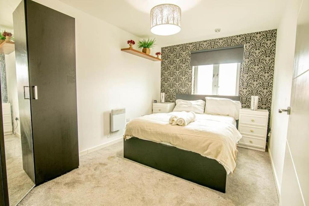 Stunning Flat At Gunwarf Quays Apartment Portsmouth