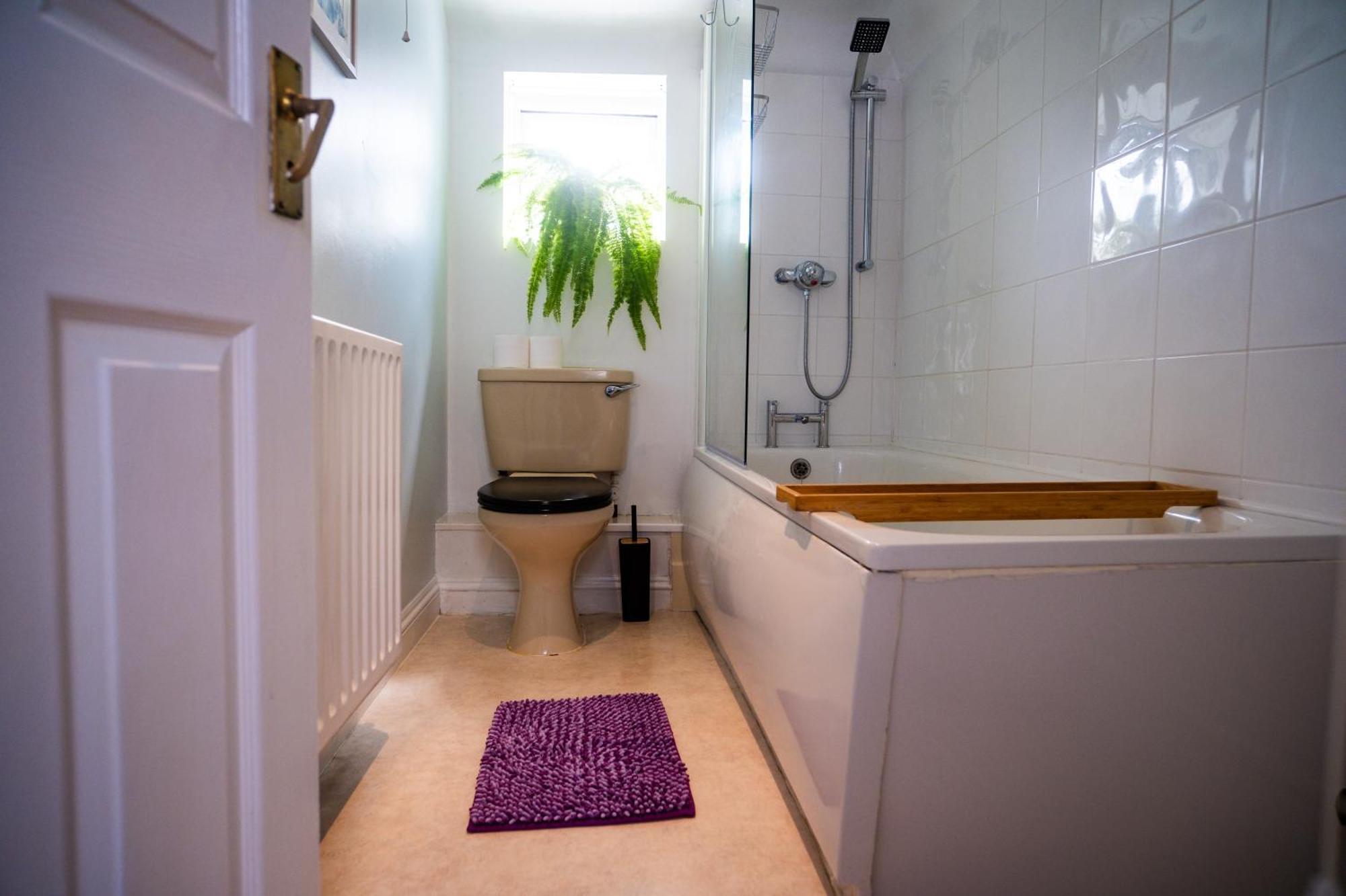 Coastal Terrace Retreat- 2 Bedrooms, Free Parking * Portsmouth