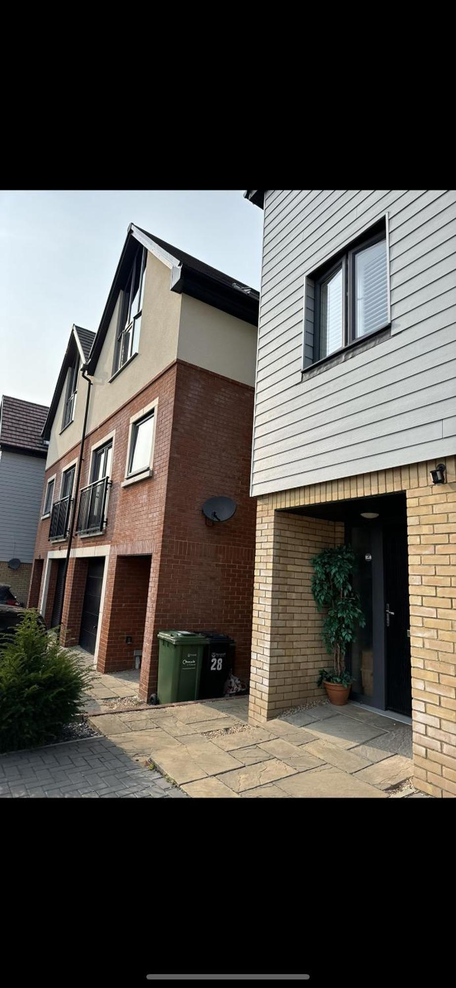 3 Bedroom Beautiful With Garden, Ac, Hot Tub