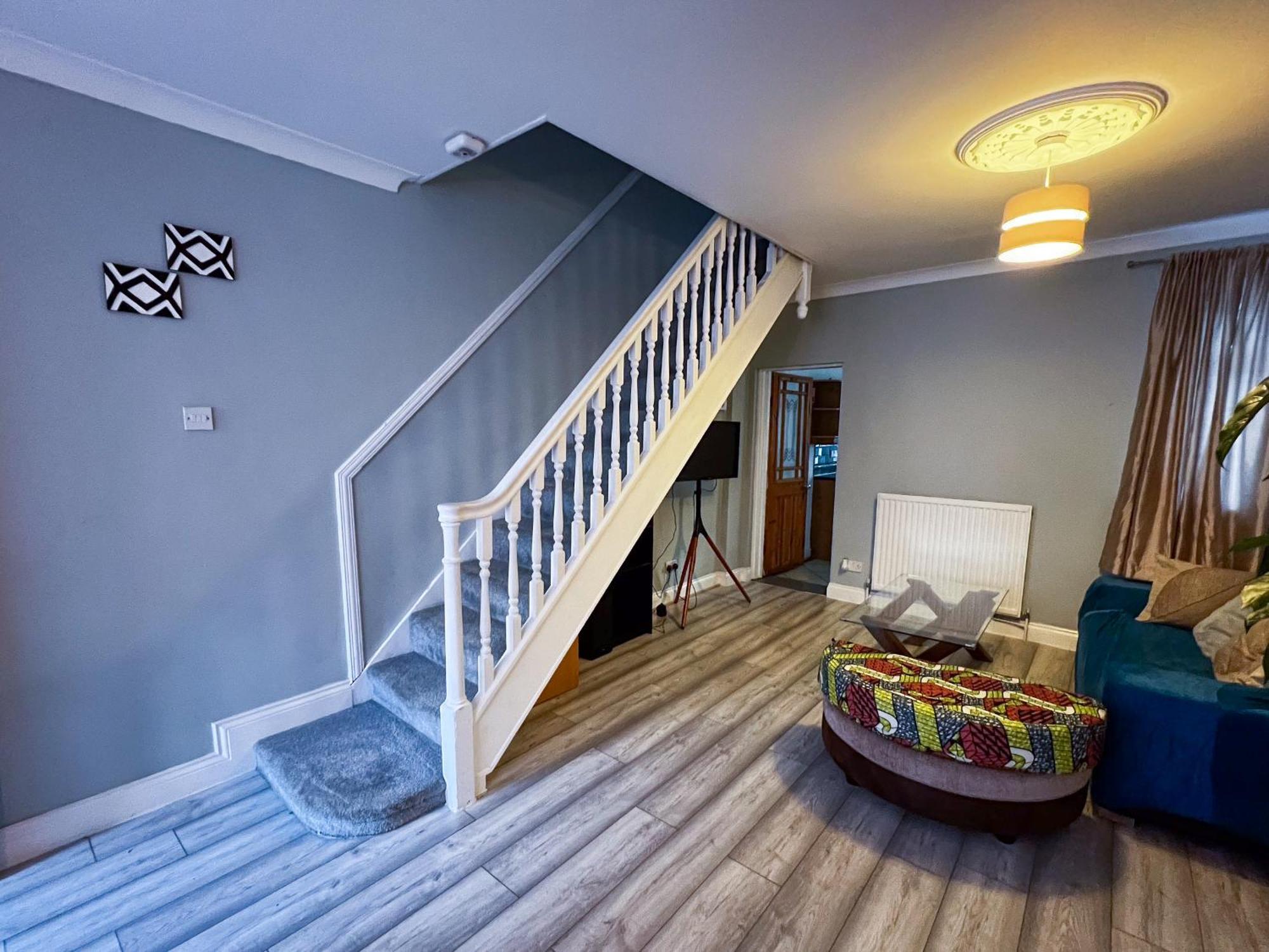 Spacious Retreat - Remote Worker & Family Friendly