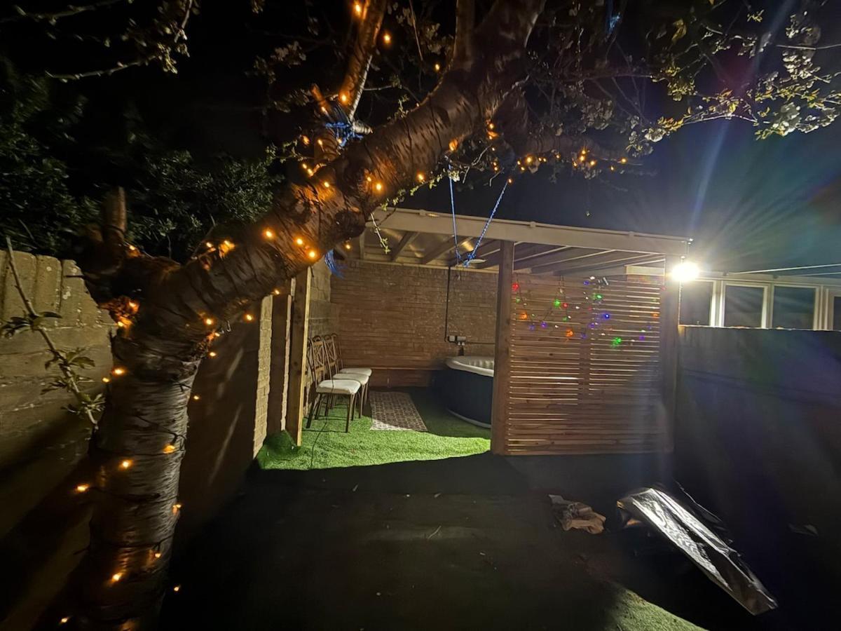 Southsea Cozy With Hot Tub Free Parking